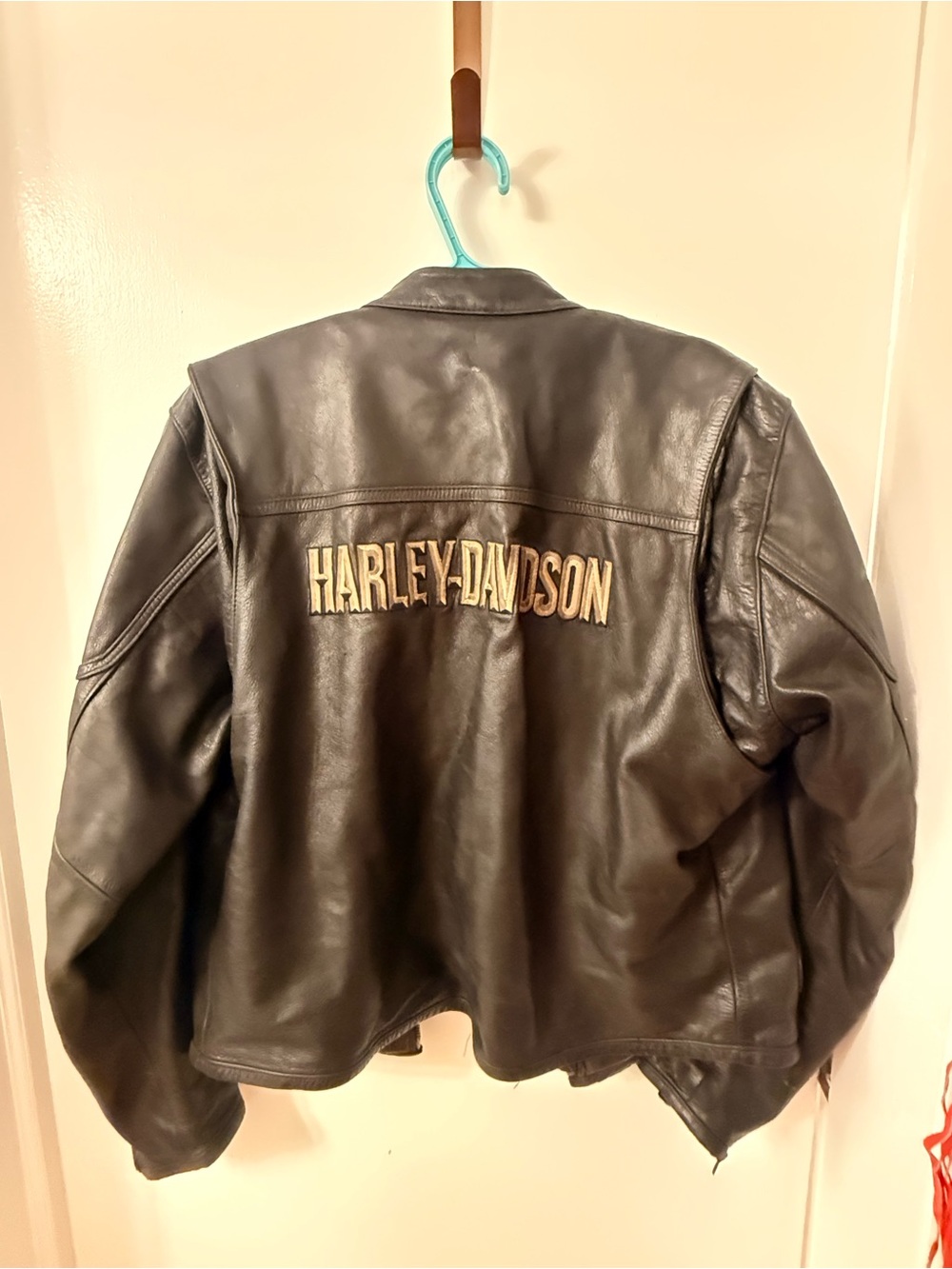 Harley-Davidson Black Leather Bomber Jacket with Gold Logo - Picture 2 of 13
